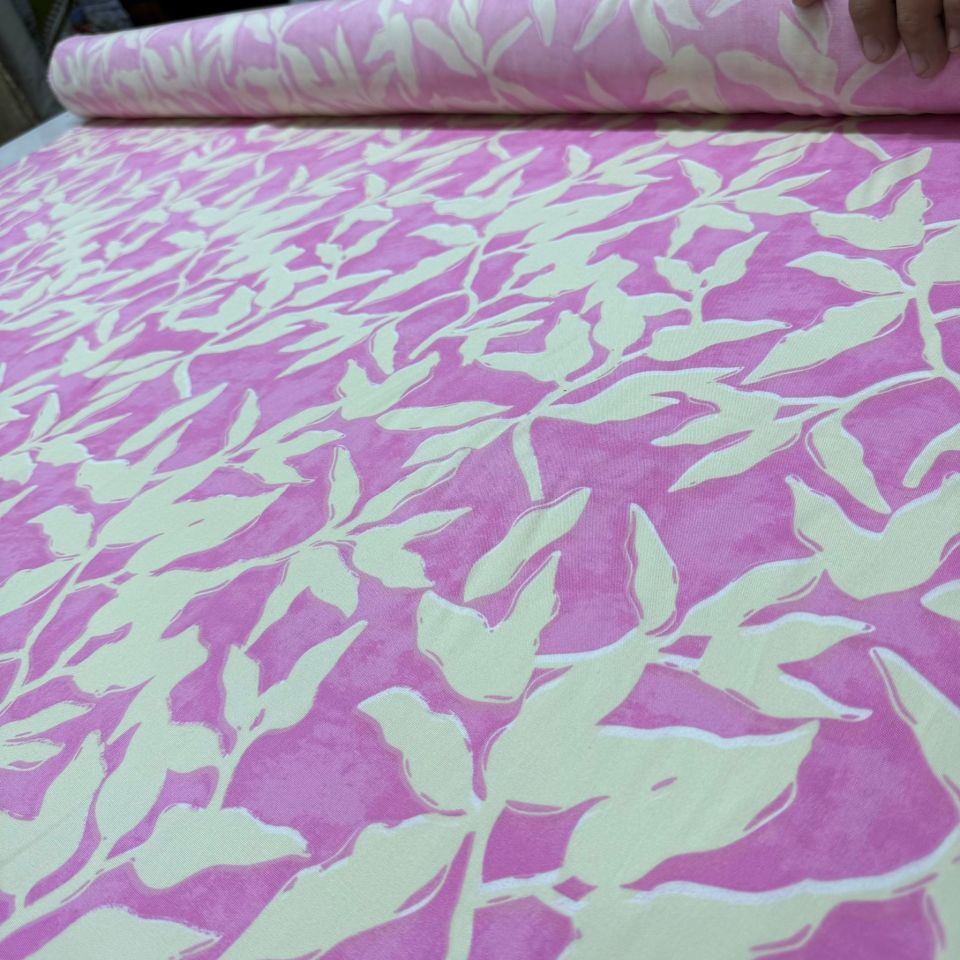 İthal Viskon Kumaş %100 Pamuk Pembe Renk Yaprak Desen