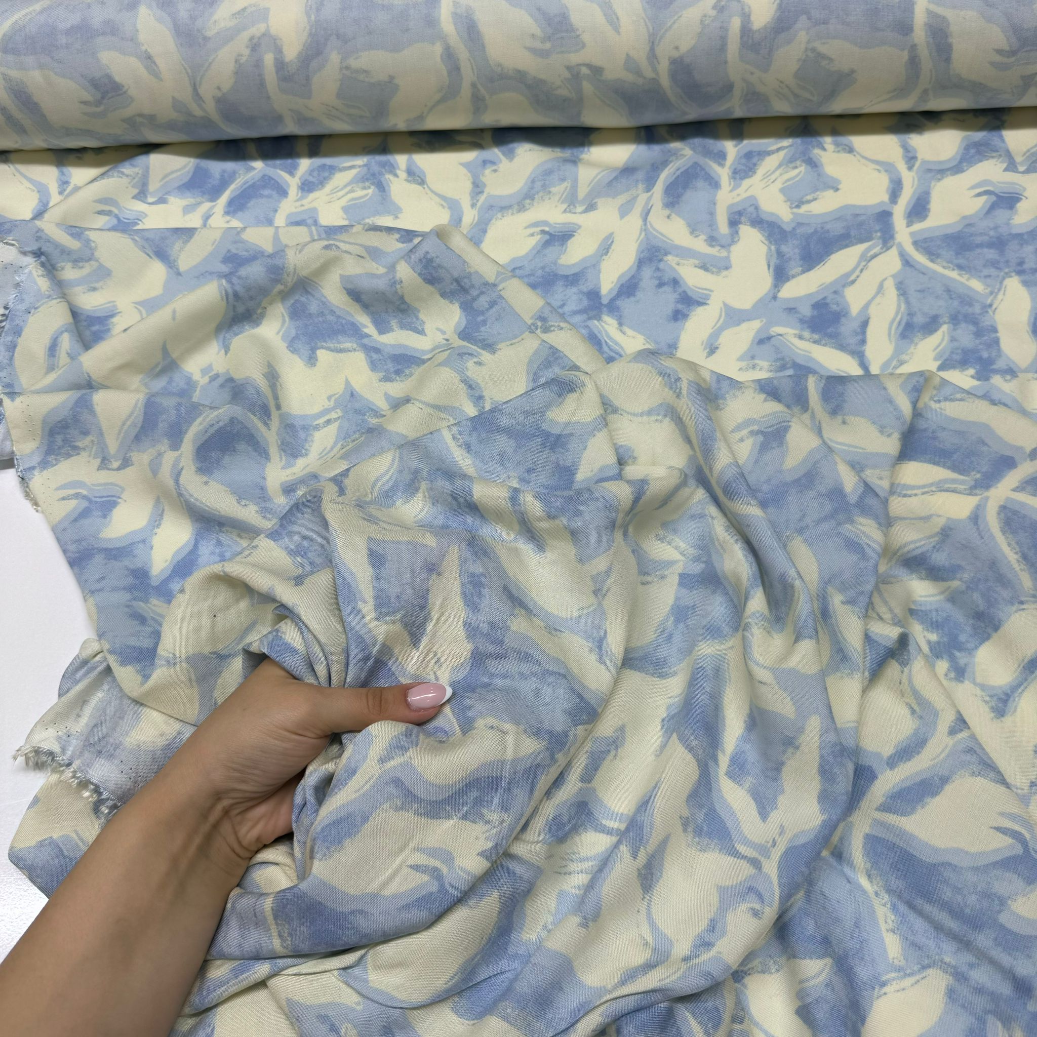 İthal Viskon Kumaş %100 Pamuk Mavi Renk Yaprak Desen