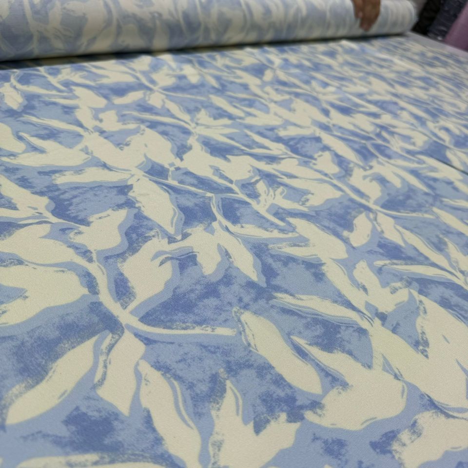 İthal Viskon Kumaş %100 Pamuk Mavi Renk Yaprak Desen