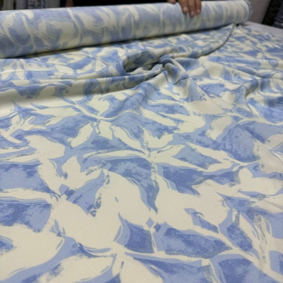 İthal Viskon Kumaş %100 Pamuk Mavi Renk Yaprak Desen