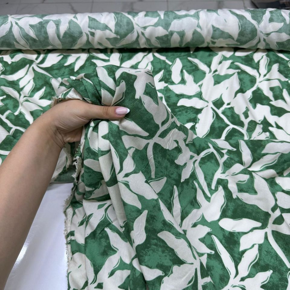 İthal Viskon Kumaş %100 Pamuk Yeşil Renk Yaprak Desen