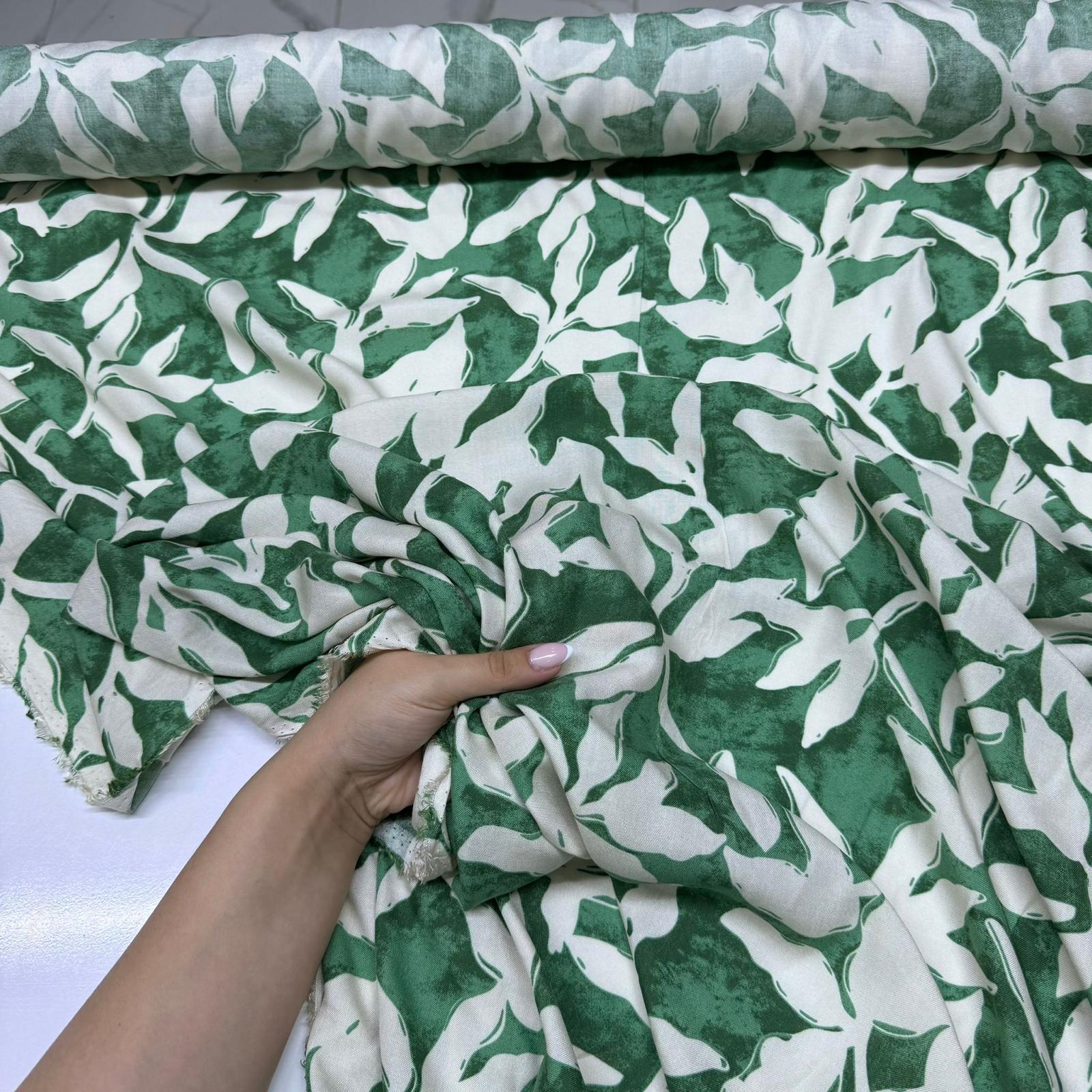 İthal Viskon Kumaş %100 Pamuk Yeşil Renk Yaprak Desen