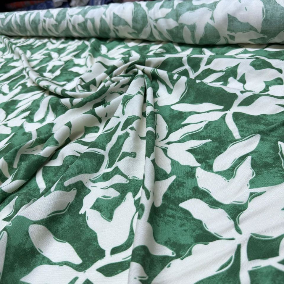 İthal Viskon Kumaş %100 Pamuk Yeşil Renk Yaprak Desen