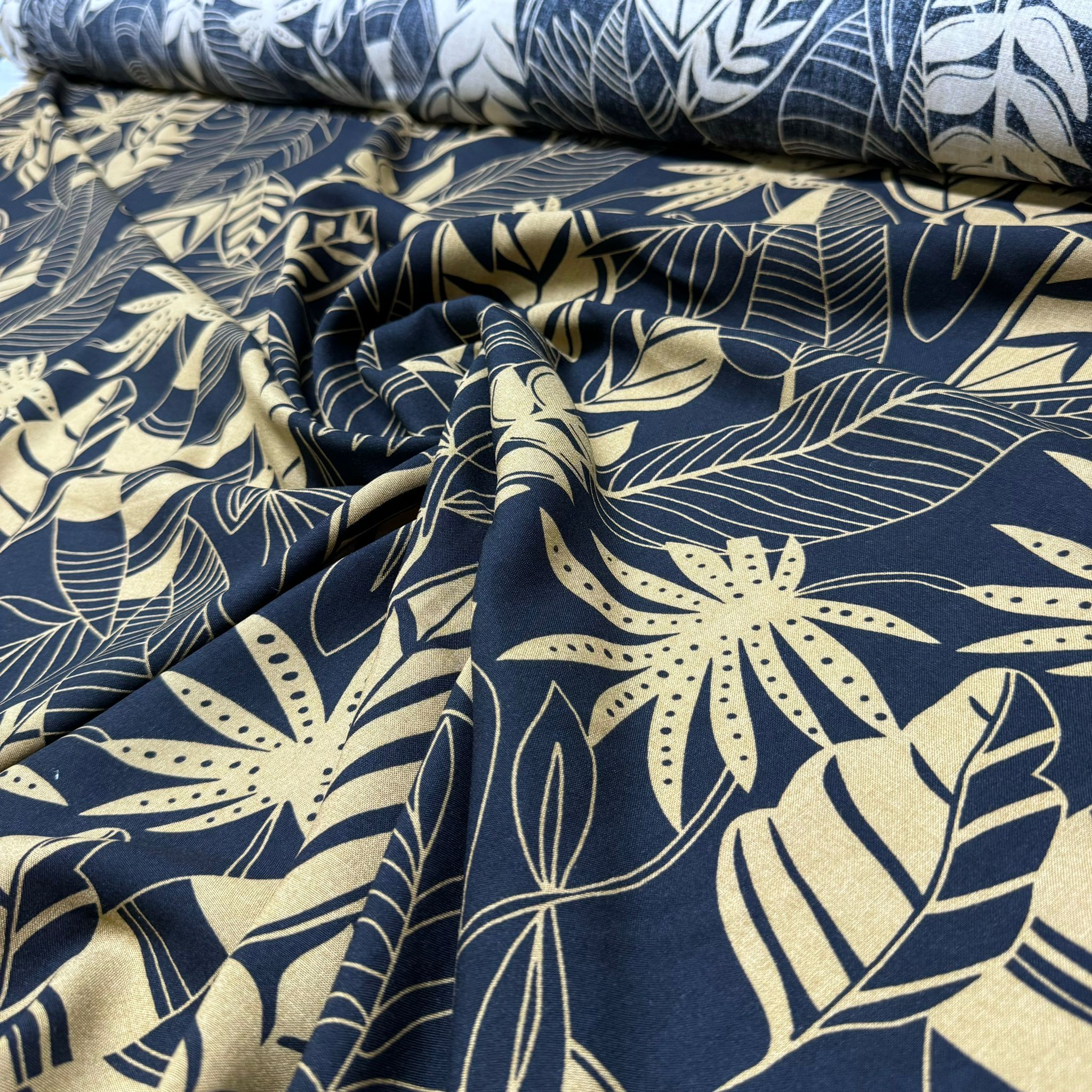 İthal Viskon Kumaş %100 Pamuk Yaprak Desenli Taba Renk