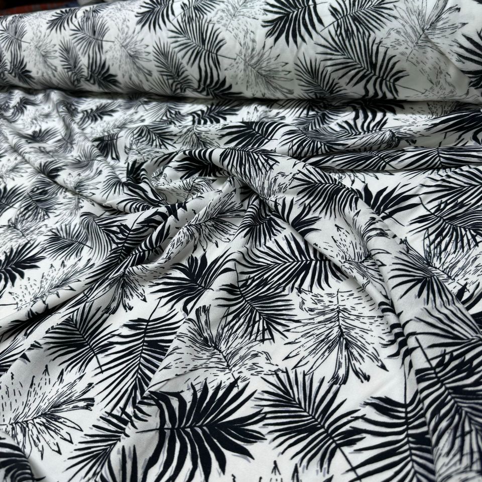 İthal Viskon Kumaş %100 Pamuk Siyah Beyaz Minik Yaprak Desenli