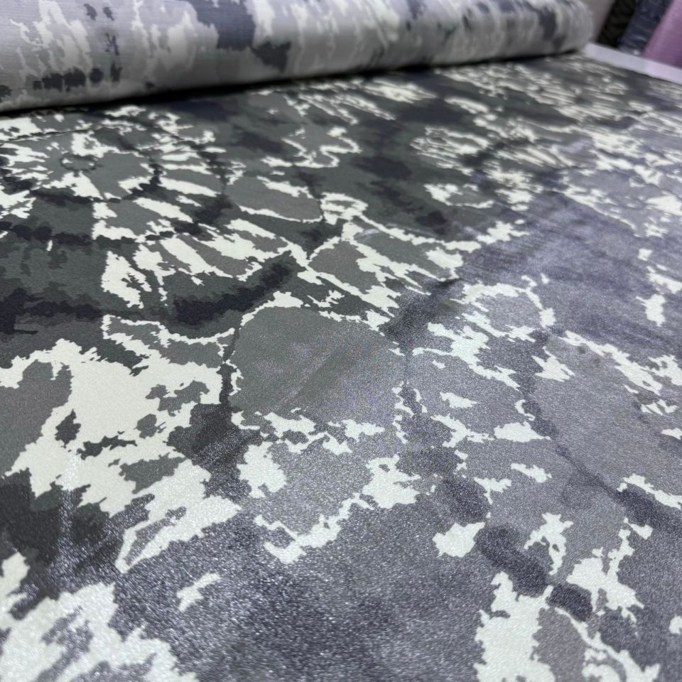 Floş Saten Kumaş Parlak Işıltılı Çift En Etnik Desenli Antrasit