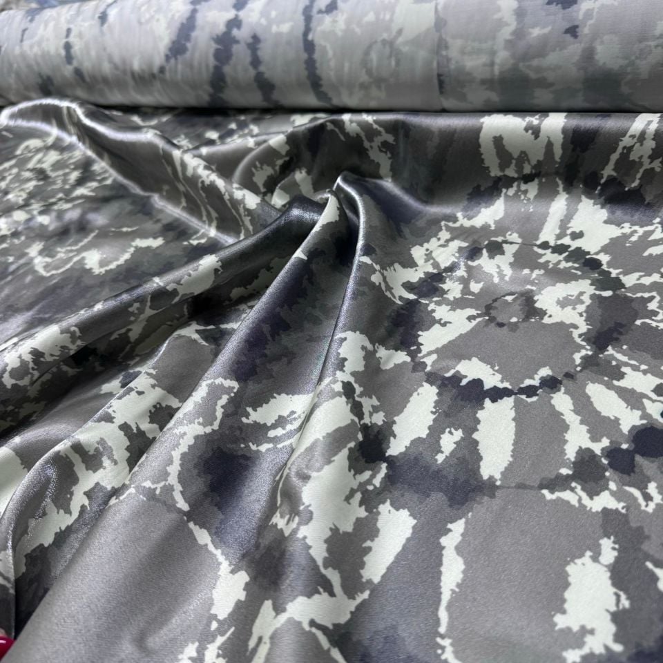 Floş Saten Kumaş Parlak Işıltılı Çift En Etnik Desenli Antrasit