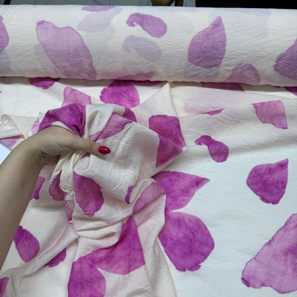 İpek Bambu Mango Şifon Kumaş Gül Yaprağı Desenli Pembe Renk