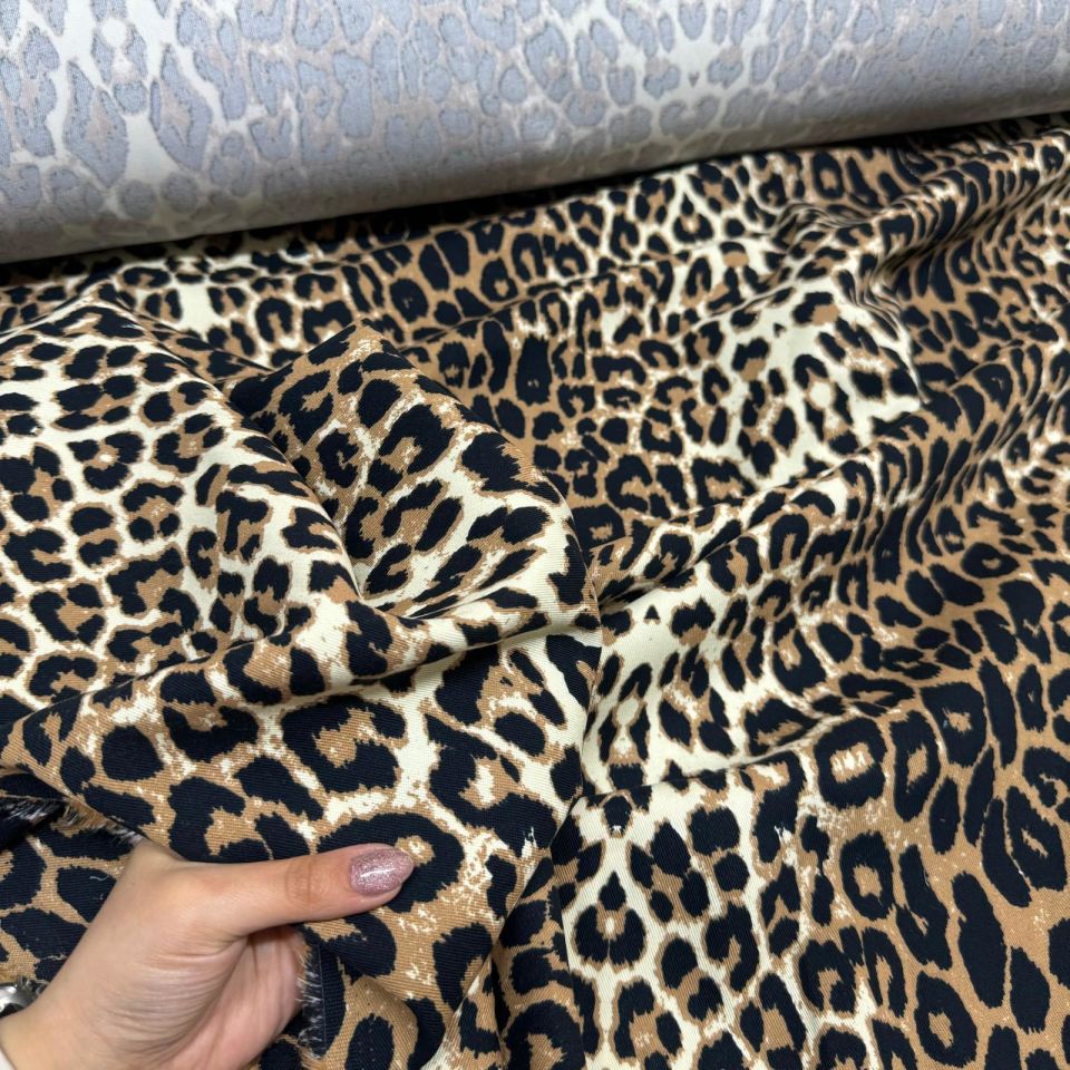 Gabardin Kumaş %100 Pamuk Leopar Desenli Çift En Kahverengi Renk