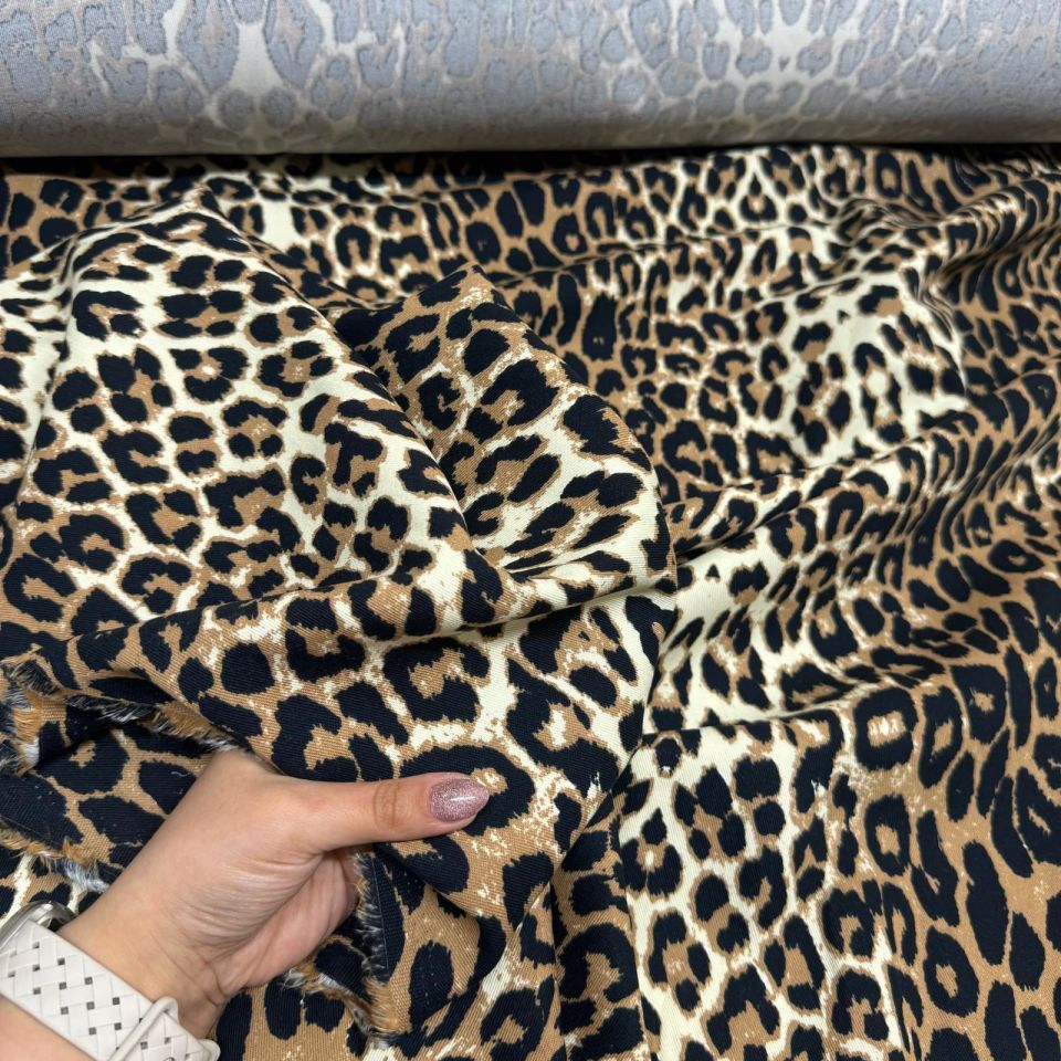 Gabardin Kumaş %100 Pamuk Leopar Desenli Çift En Kahverengi Renk