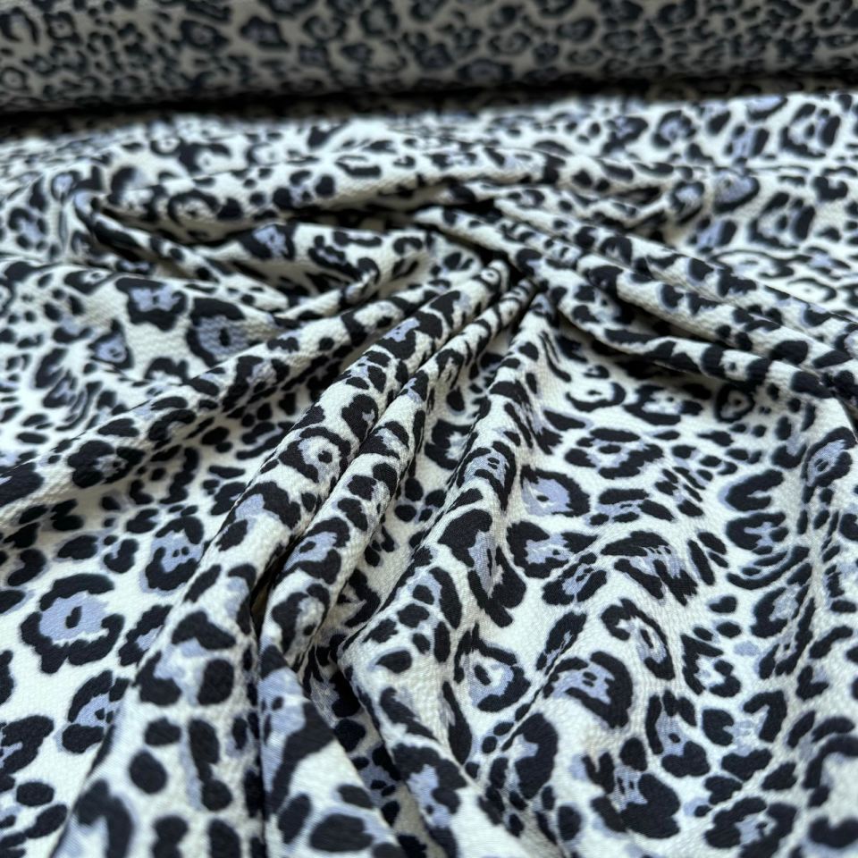 Krep Kumaş Çift En Leopar Desenli