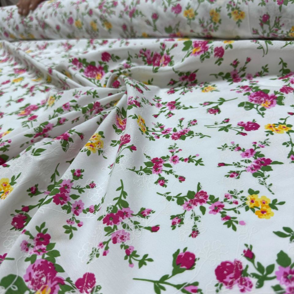 Poplin Kumaş Çift En Pembe Çiçekli Empirme