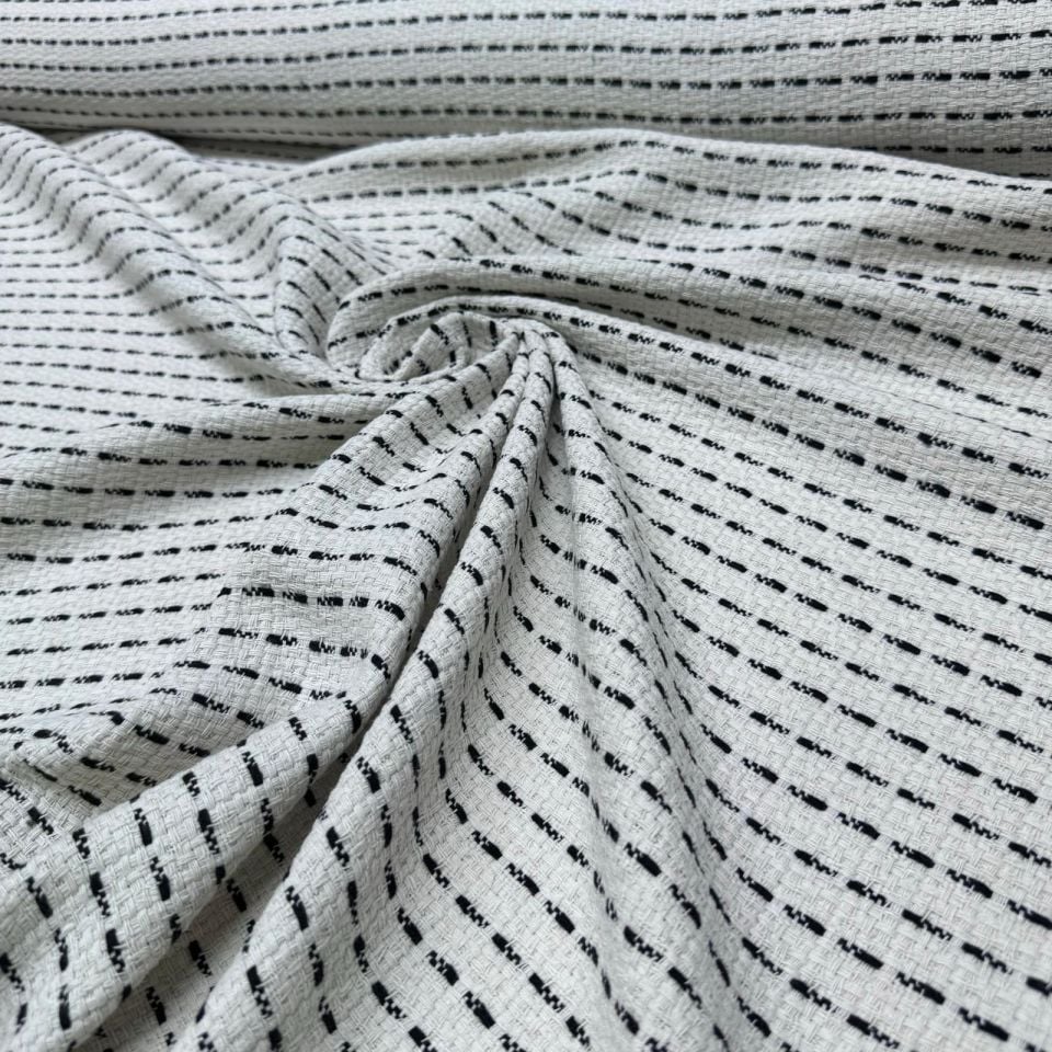 Tüvit Şanel Kumaş Siyah Çizgi Desenli Çift En Ekru Renk