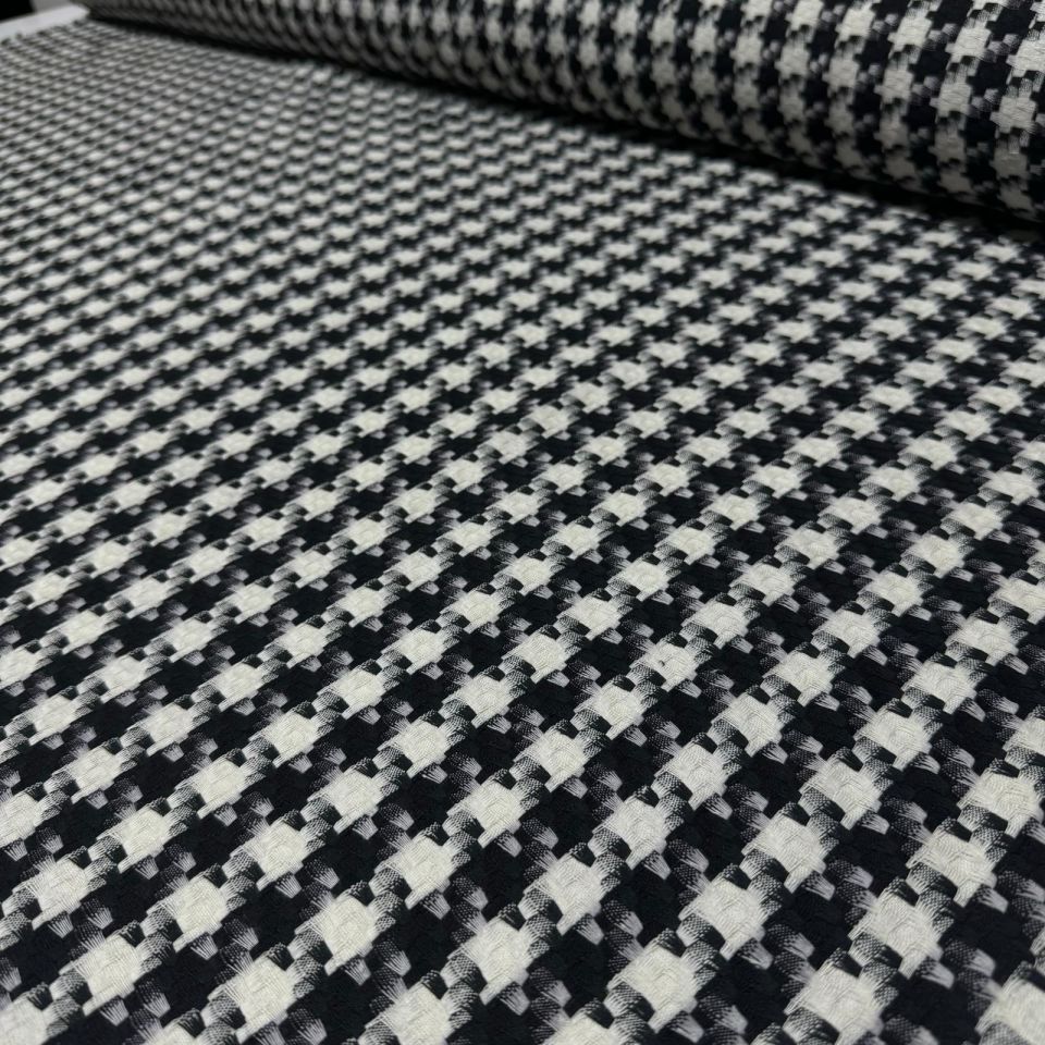 Tüvit Şanel Kumaş Kazayağı Desenli Çift En Siyah Beyaz