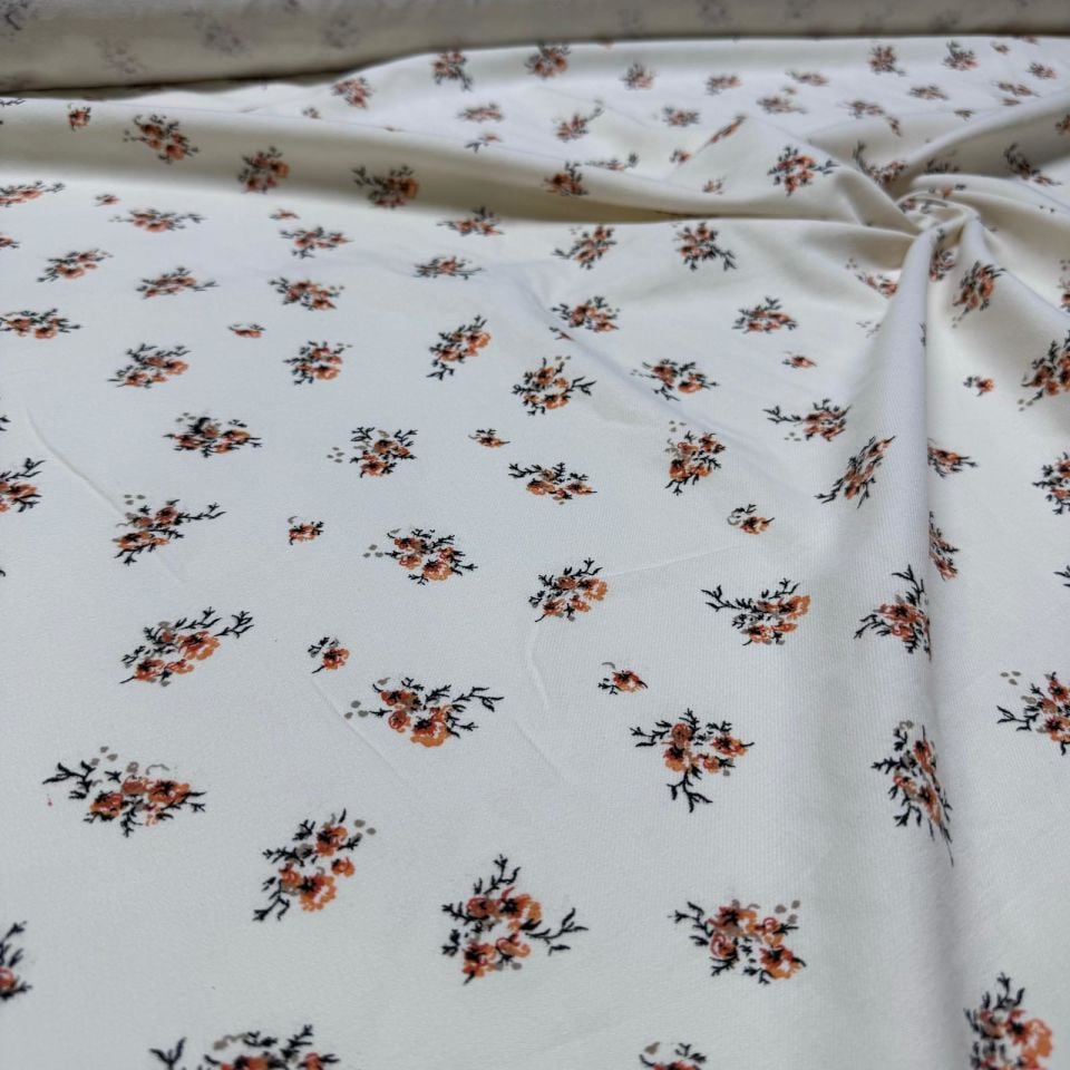 Gabardin Kumaş (İnce) %100 Pamuk Çift En Turuncu Çiçek Desenli