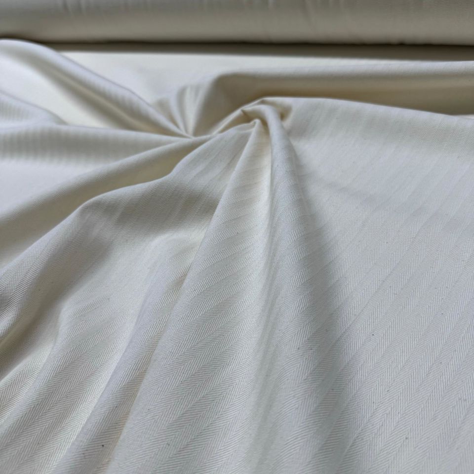 Gabardin Kumaş Balıksırtı Desen Ekru Renk Çift En