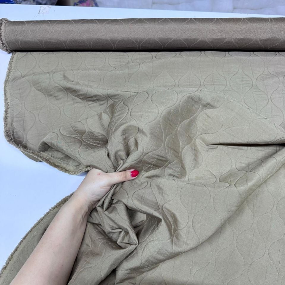 Kapitone Kumaş Çift En Vizon Baklava Desen