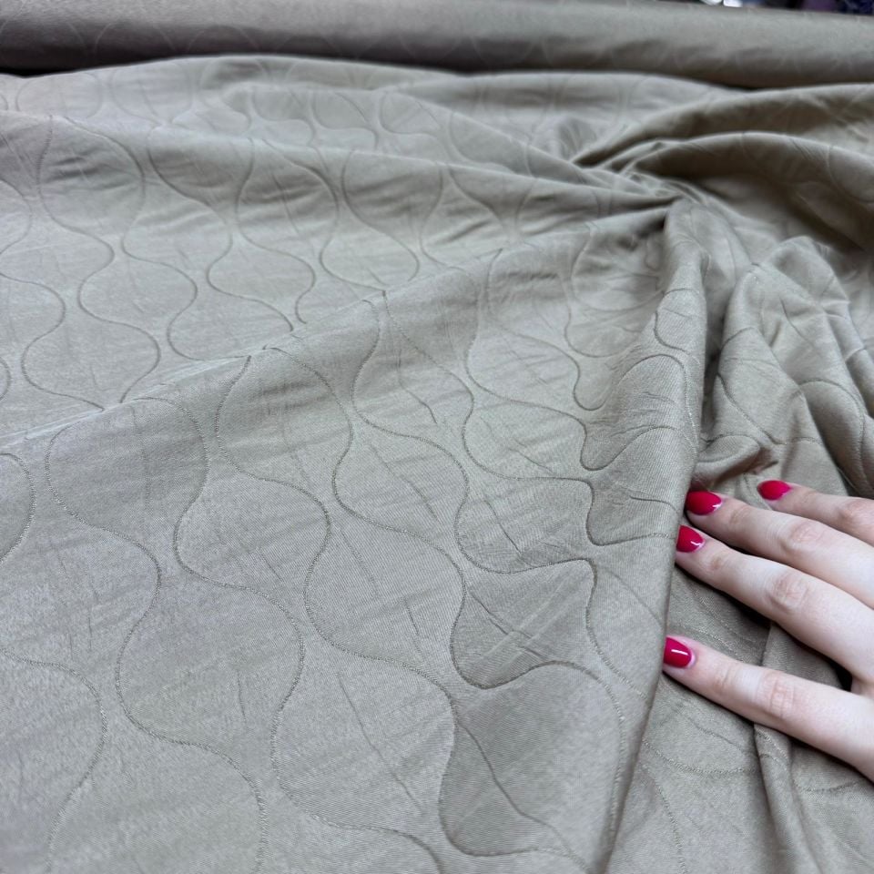 Kapitone Kumaş Çift En Vizon Baklava Desen