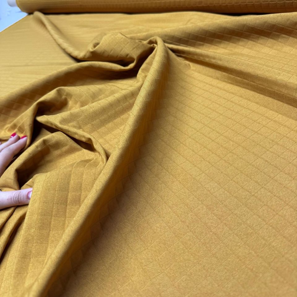 Kapitone Kumaş Çift En Hardal Renk Küçük Kare Desenli