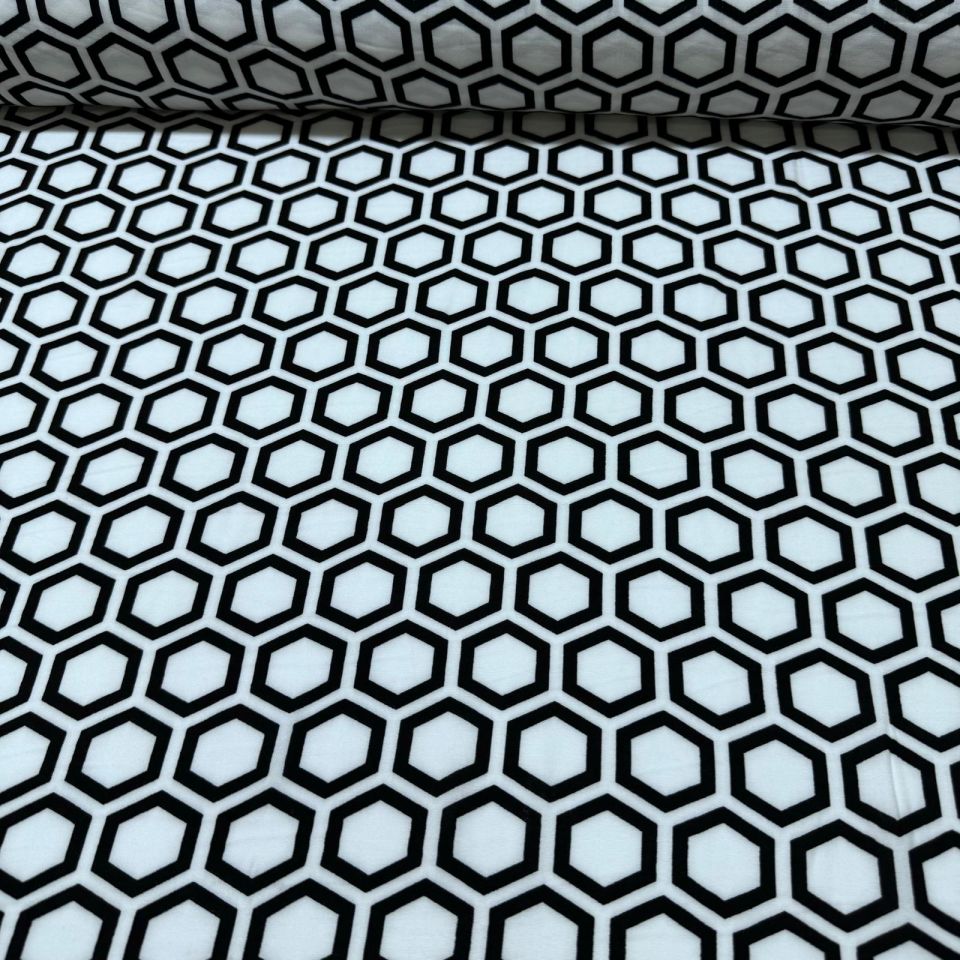 İthal Viskon Kumaş %100 Pamuk Çift En Siyah Beyaz Renk Altıgen Desenli