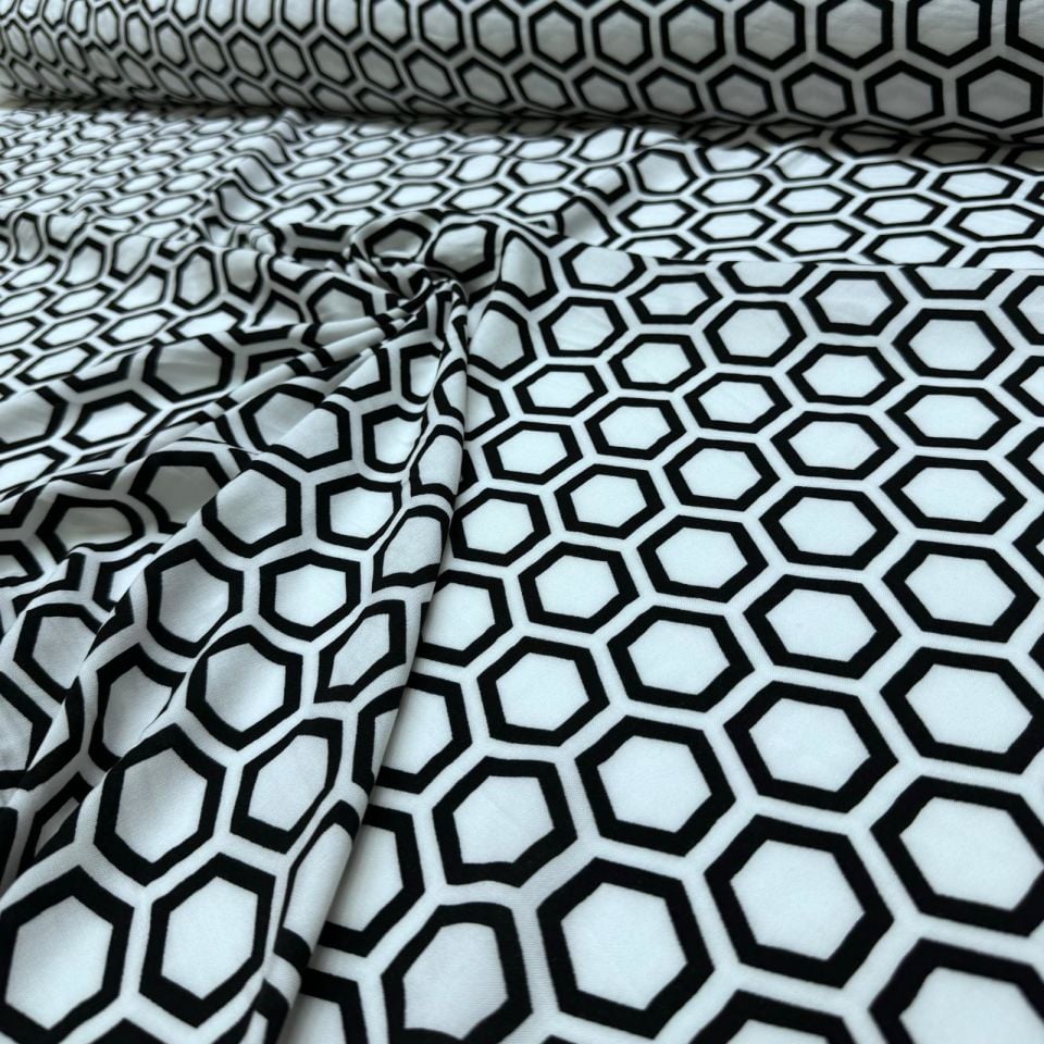İthal Viskon Kumaş %100 Pamuk Çift En Siyah Beyaz Renk Altıgen Desenli