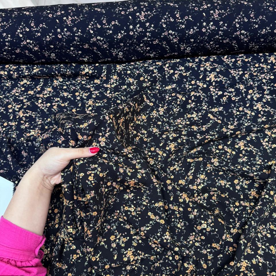 İthal Viskon Kumaş %100 Pamuk Çift En Siyah Renk Küçük Çiçek Desenli Empirme