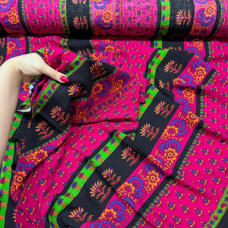 İthal Viskon Kumaş %100 Pamuk Çift En Koyu Pembe Yeşil Renkli Çiçek ve Etnik Desen