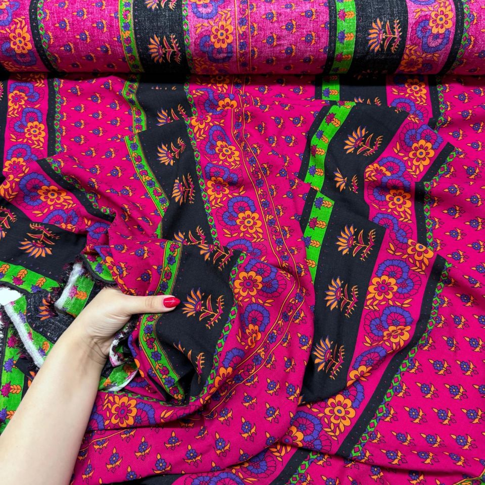 İthal Viskon Kumaş %100 Pamuk Çift En Koyu Pembe Yeşil Renkli Çiçek ve Etnik Desen