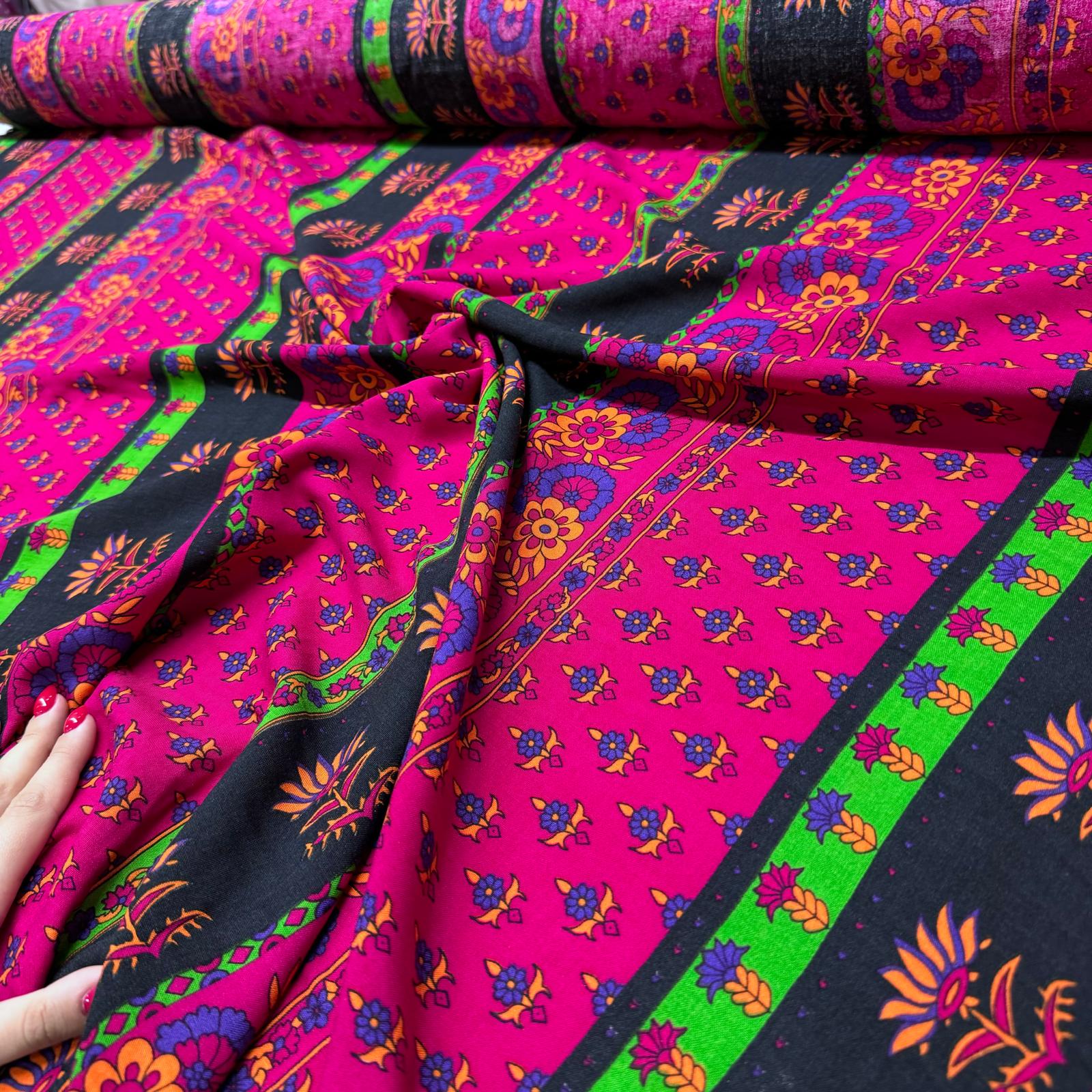 İthal Viskon Kumaş %100 Pamuk Çift En Koyu Pembe Yeşil Renkli Çiçek ve Etnik Desen