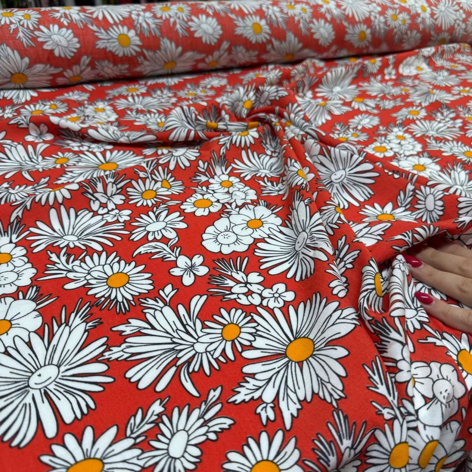 İthal Viskon Kumaş %100 Pamuk Çift En Kırmızı Papatya Desenli