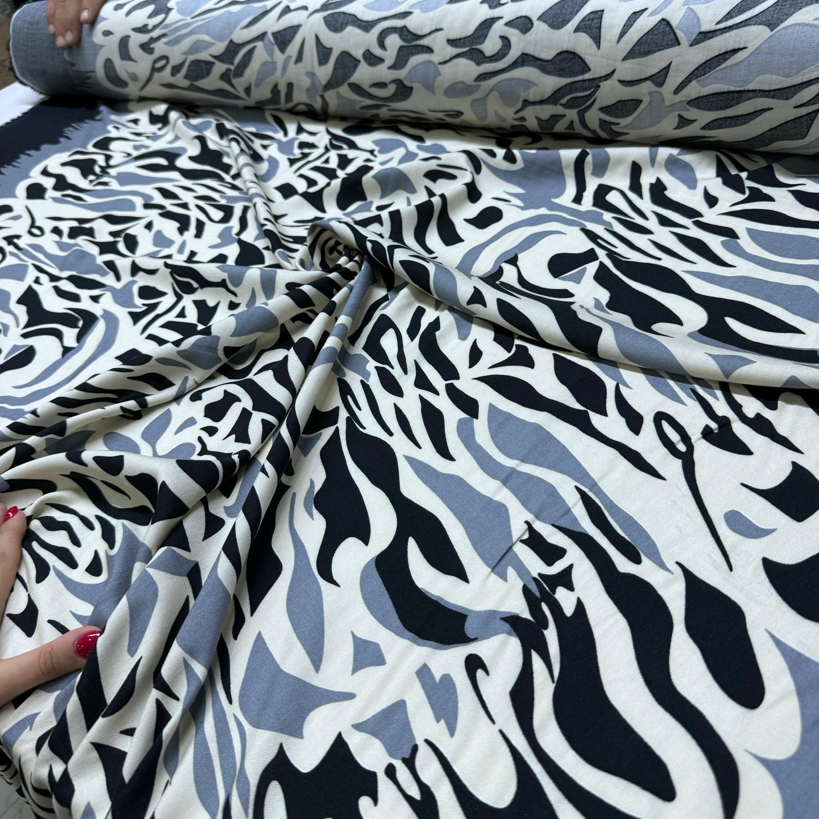 İthal Viskon Kumaş %100 Pamuk Çift En Sulu Desen Antrasit Renk