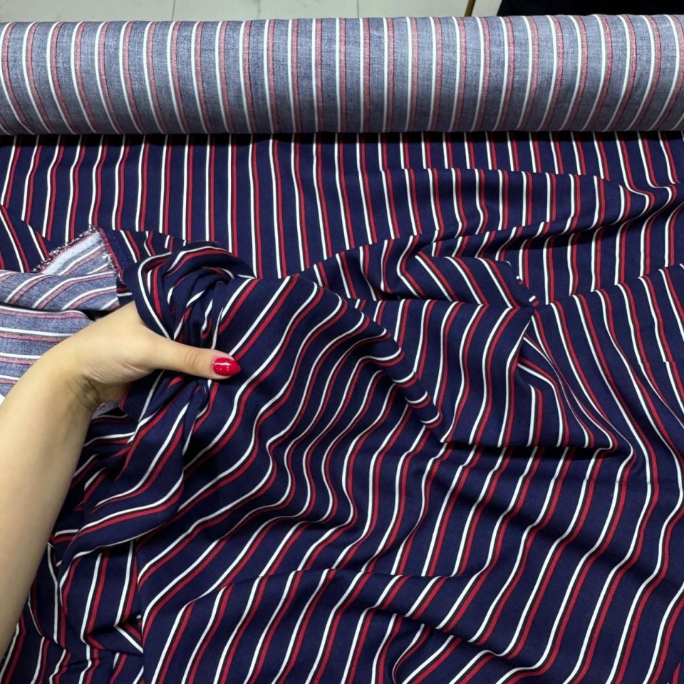 İthal Viskon Kumaş %100 Pamuk Çift En Bordo & Lacivert Renk Boyuna Çizgi Desenli