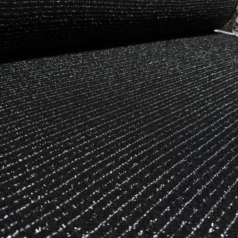 Tüvit Şanel Kumaş Buklet Çift En Siyah Renk Simli Çizgili Desen