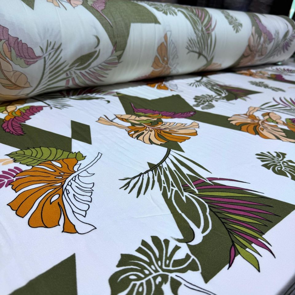 İthal Viskon Kumaş Beyaz Renk Büyük Çiçek&Yaprak Geometrik Desenli %100 Pamuk