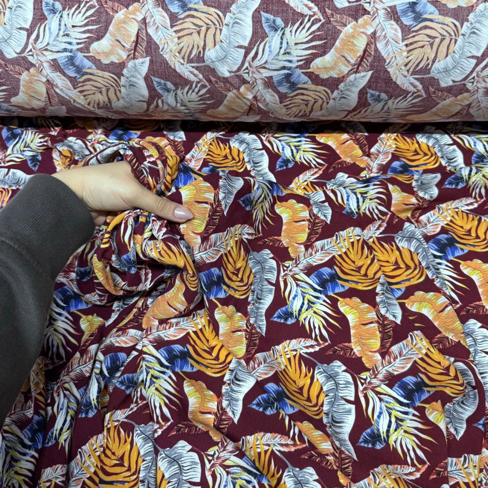 İthal Viskon Kumaş %100 Pamuk Çift En Bordo Zemin Turuncu Yaprak Desen