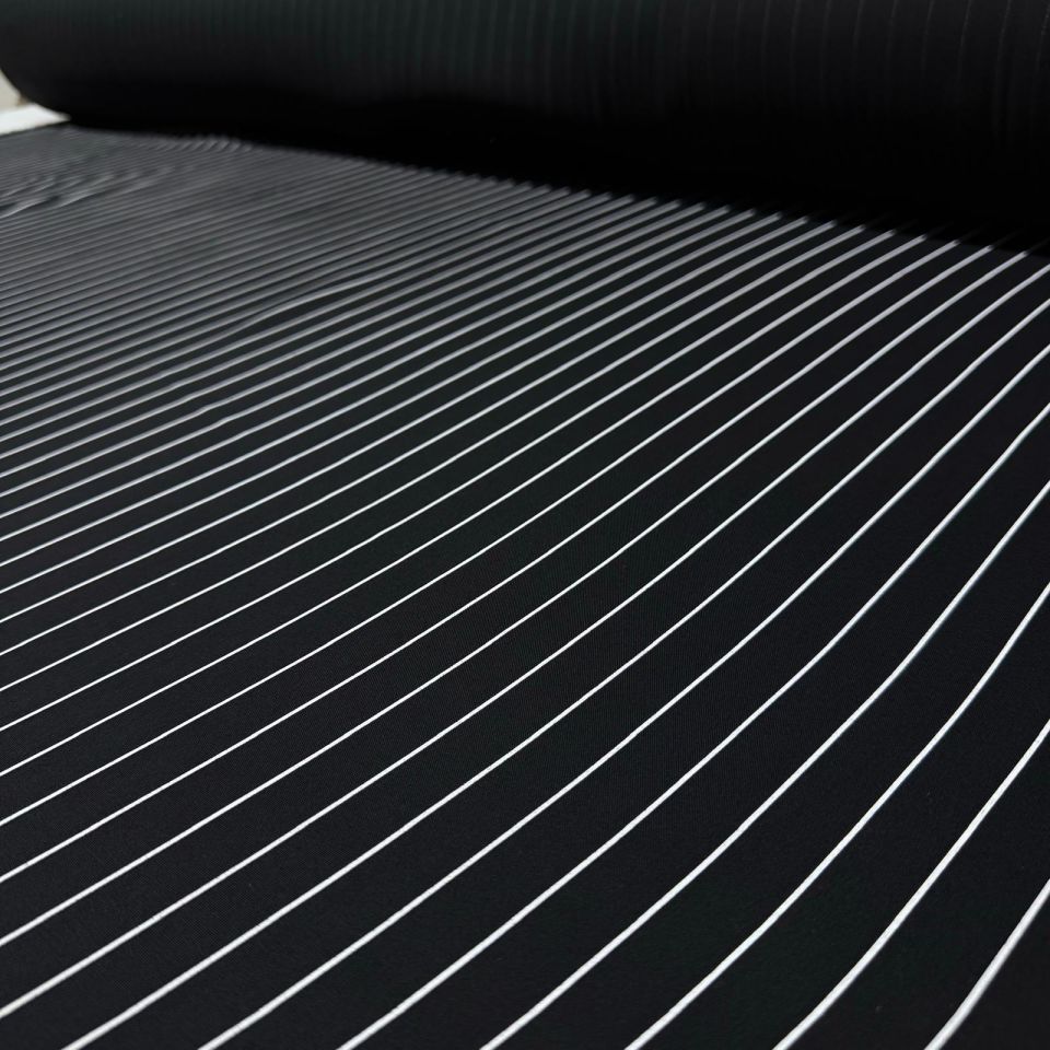 İthal Viskon Kumaş %100 Pamuk Çift En Siyah Beyaz Renk Boyuna Çizgi Desenli