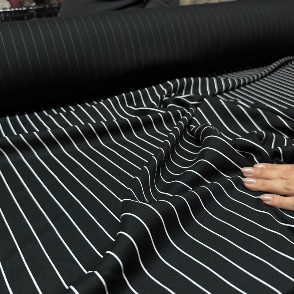 İthal Viskon Kumaş %100 Pamuk Çift En Siyah Beyaz Renk Boyuna Çizgi Desenli