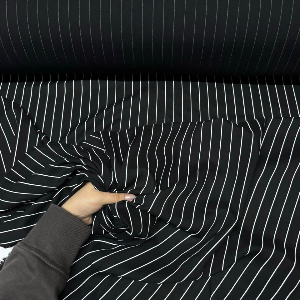İthal Viskon Kumaş %100 Pamuk Çift En Siyah Beyaz Renk Boyuna Çizgi Desenli