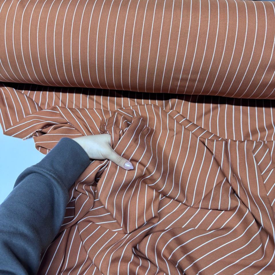 İthal Viskon Kumaş %100 Pamuk Çift En Somon Renk Boyuna Çizgi Desenli