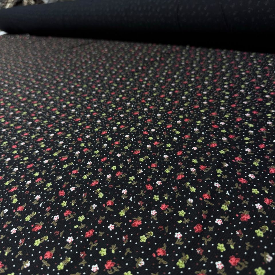 Fitilli Kord Empirme Viskon Kumaş En 165 cm Çiçek Desenli Siyah Zemin