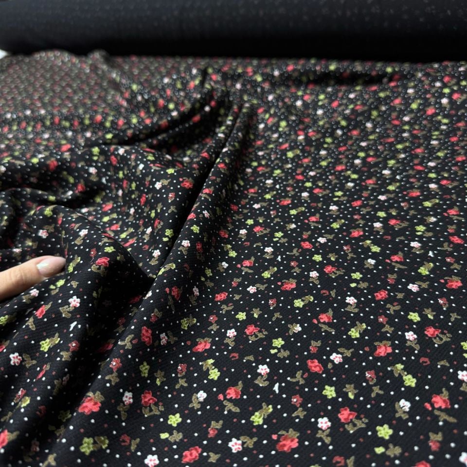 Fitilli Kord Empirme Viskon Kumaş En 165 cm Çiçek Desenli Siyah Zemin