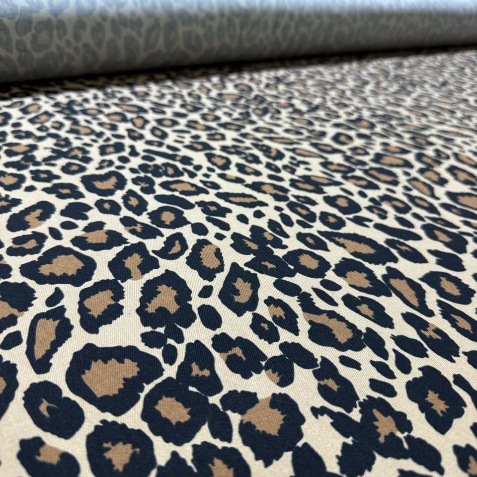 Gabardin Kumaş %100 Pamuk Leopar Desenli Çift En Sütlü Kahve Renk