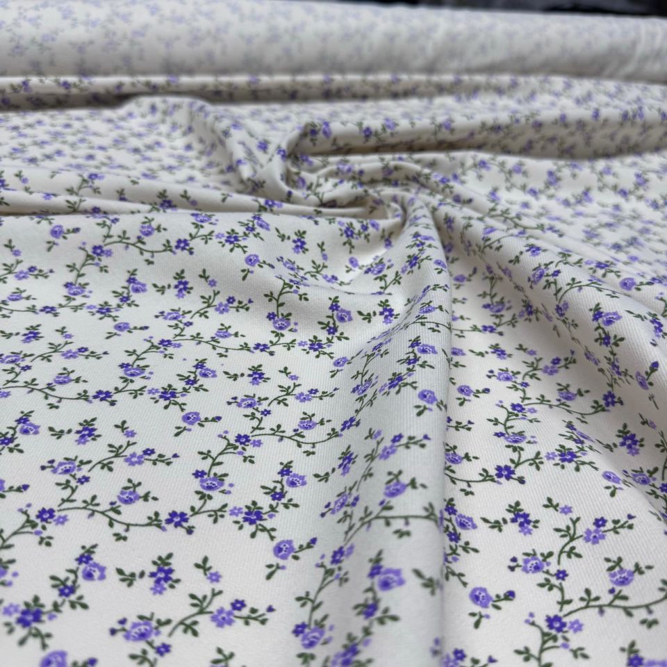 İnce Gabardin Kumaş %100 Pamuk Çift En Mor Çiçek Desenli