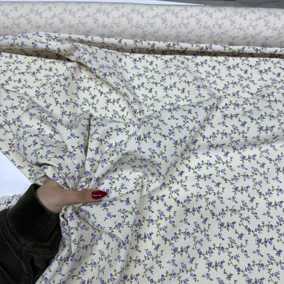 İnce Gabardin Kumaş %100 Pamuk Çift En Mor Çiçek Desenli