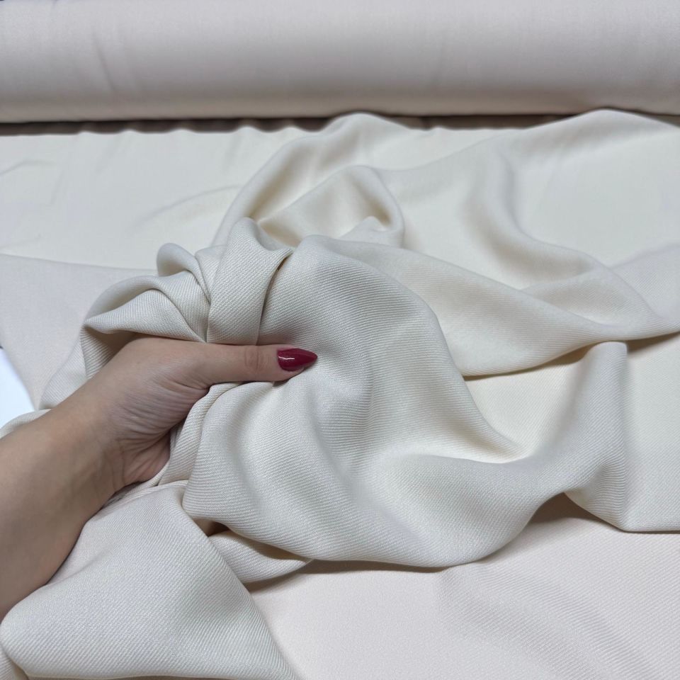 İnce Gabardin Kumaş %100 Pamuk Çift En Krem Renk Dökümlü