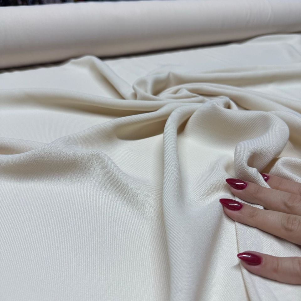 İnce Gabardin Kumaş %100 Pamuk Çift En Krem Renk Dökümlü