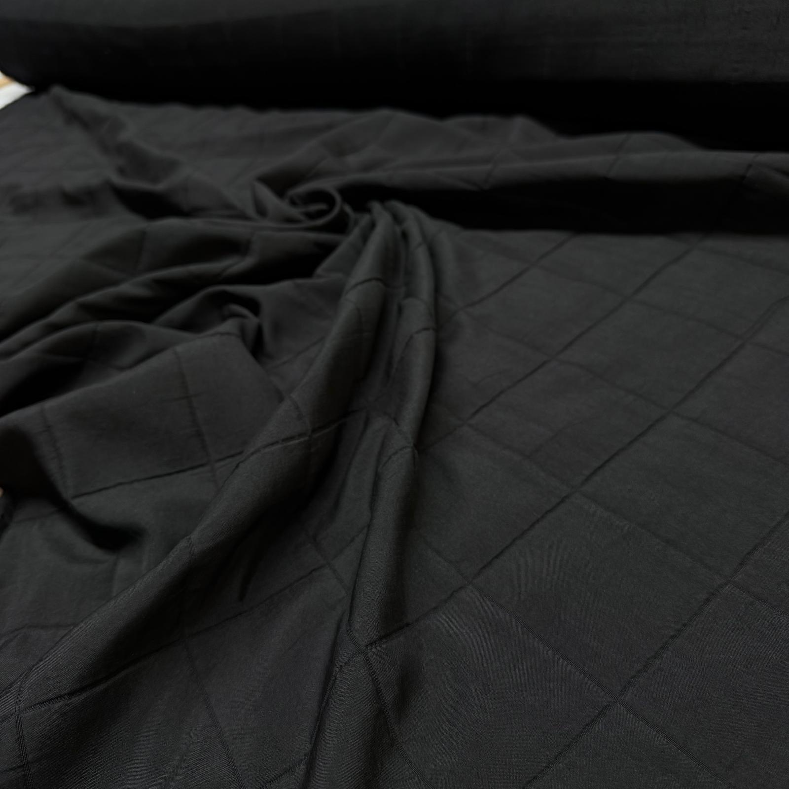 Kapitone Kumaş Siyah Renk Çift En Pamuk Dokuma Büyük Kareli