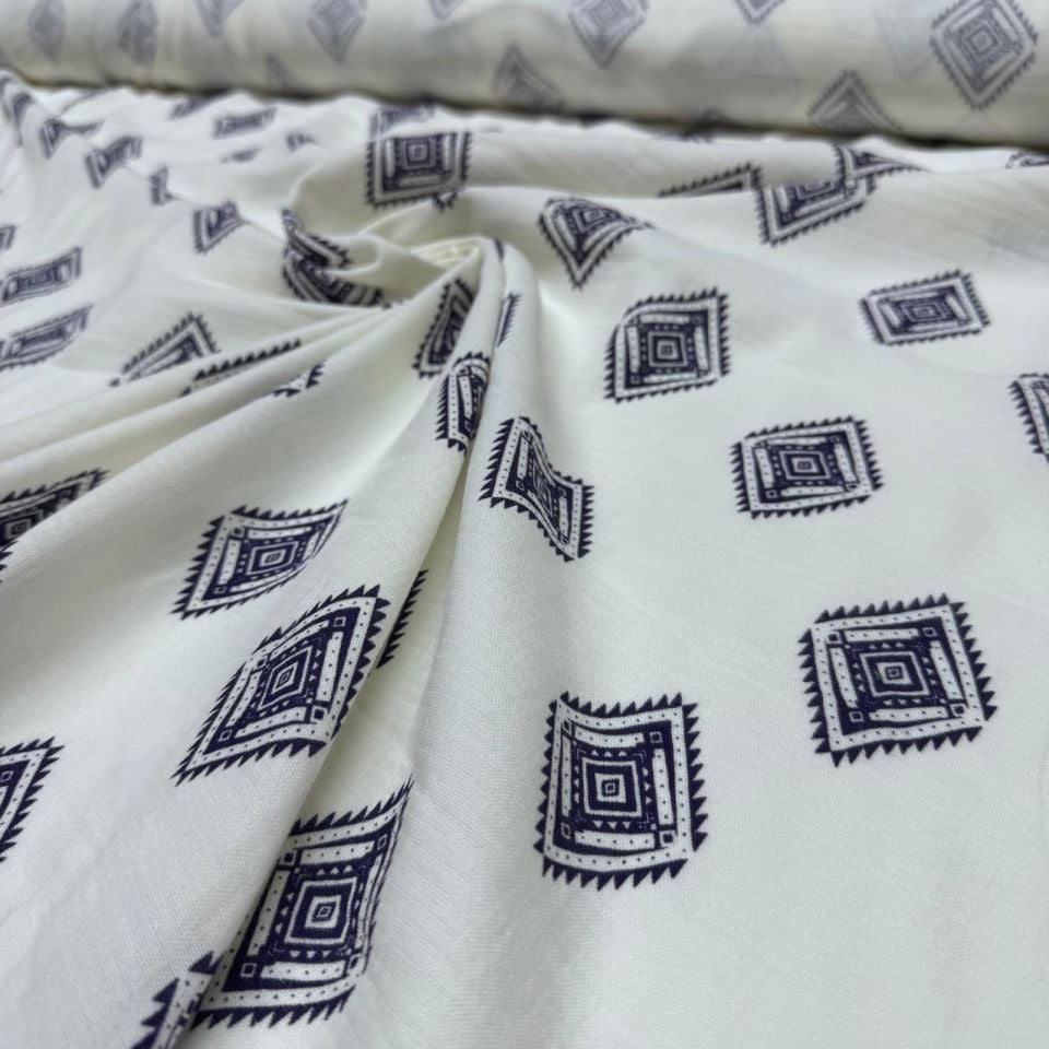 Çift Kat Müslin Kumaş Çift En %100 Pamuk Beyaz Üzeri Lacivert Etnik Desenli