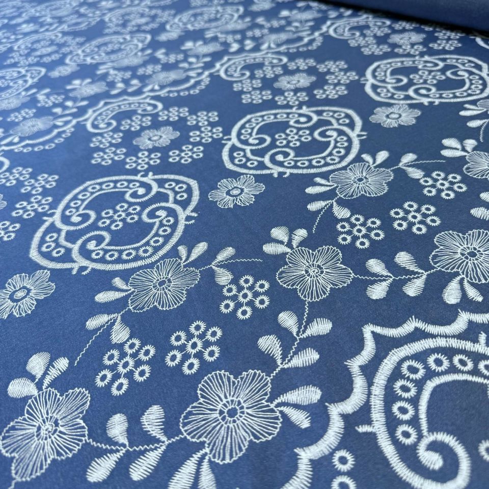 Poplin Kumaş Kot Rengi Üzeri İşleme Baskılı Çiçek Desenli Çift En