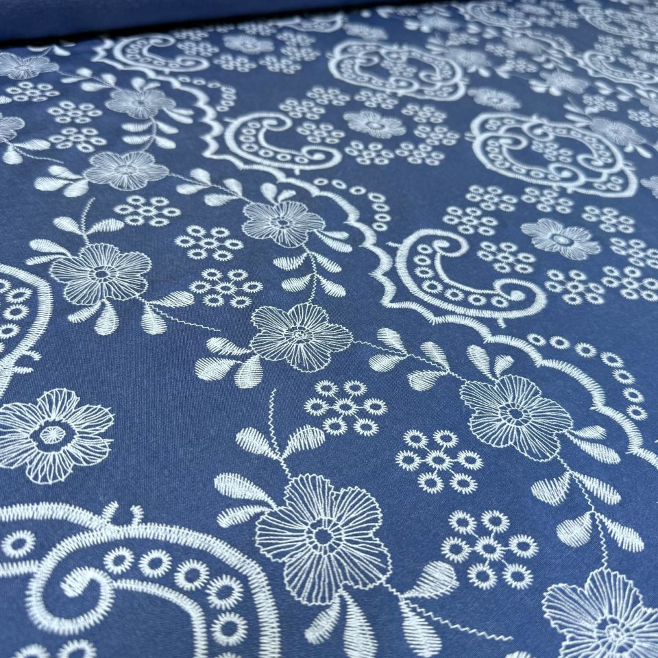 Poplin Kumaş Kot Rengi Üzeri İşleme Baskılı Çiçek Desenli Çift En